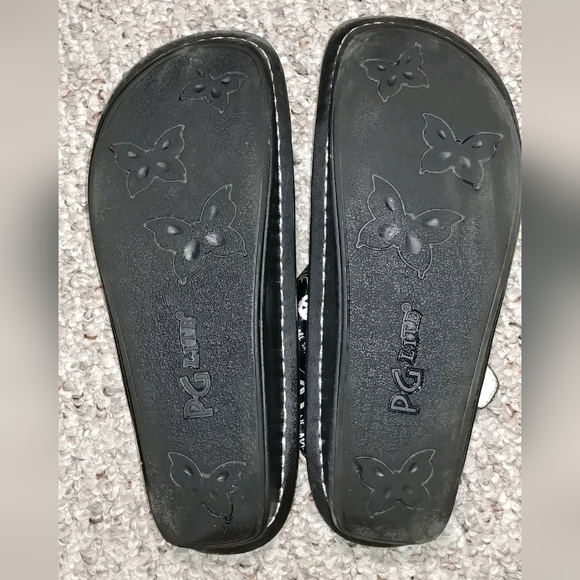 Alegria Women's Black Graphic Shoes - Picture 3 of 9